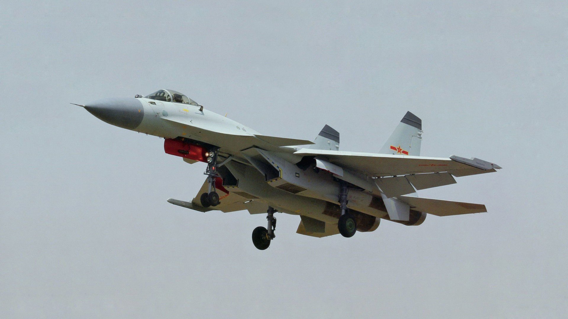 开云体育官网下载安装-克罗地亚骑手吉塔·日特科维奇在2024年国际马术联合会世界障碍赛中以“Dior Hrvaška”马匹获得第八名,展现坚韧精神。