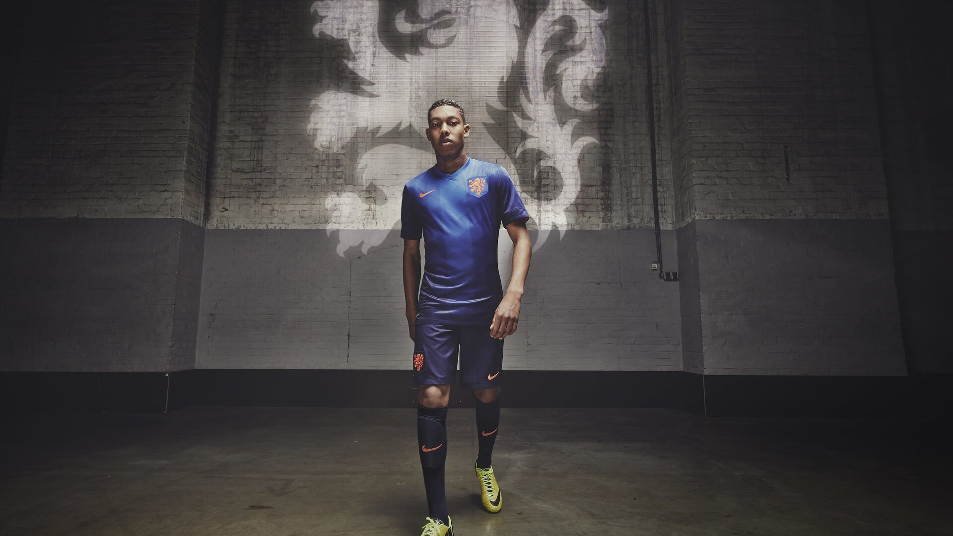 开云首页登录-欧洲杯之巅对决：战术创新引爆全场，欧洲杯晋级对战